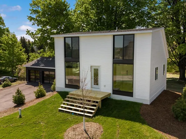 3214 Michael Dr, Williamsburg, MI 49690