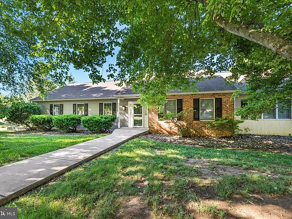 4th image of 114 Cameron Dr