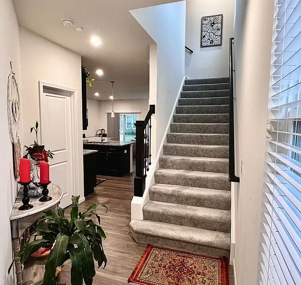 538 Watercress Dr — Photo 2