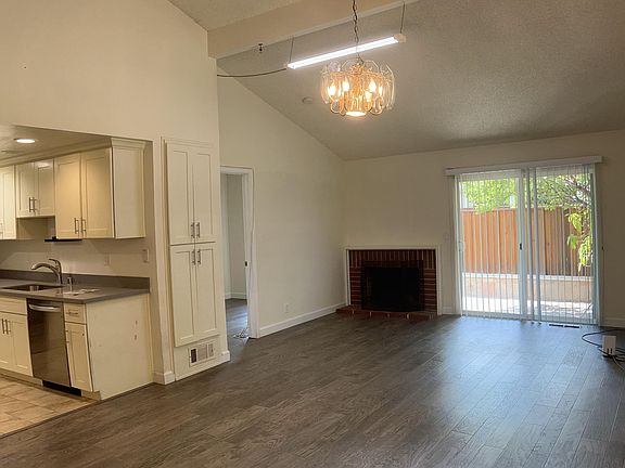 5th image of 10875 Northview Sq