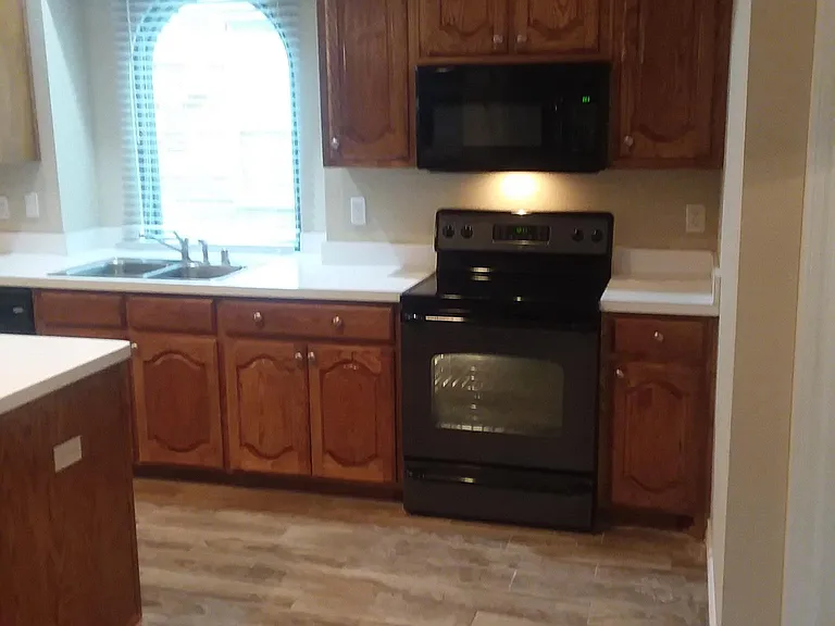 1612 Wylie Creek Dr — Photo 2