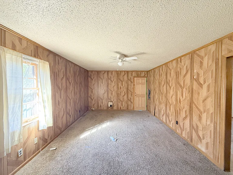3811 Lakeview Dr NW — Photo 11