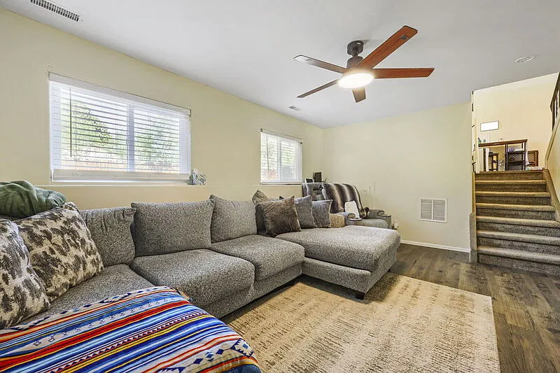 3 bed, 1.5 bath, 1250 sqft, $2,211 — Photo 4