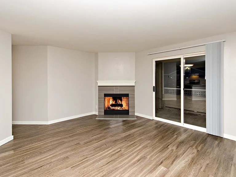 Bay Court at Harbour Pointe — Photo 19