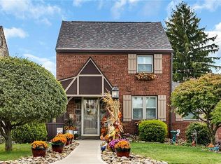 810 Irwin Dr, Pittsburgh, PA