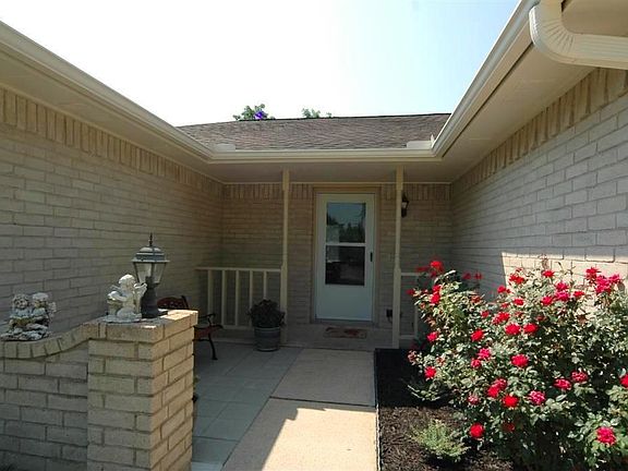 4th image of 1411 Hampton Ct