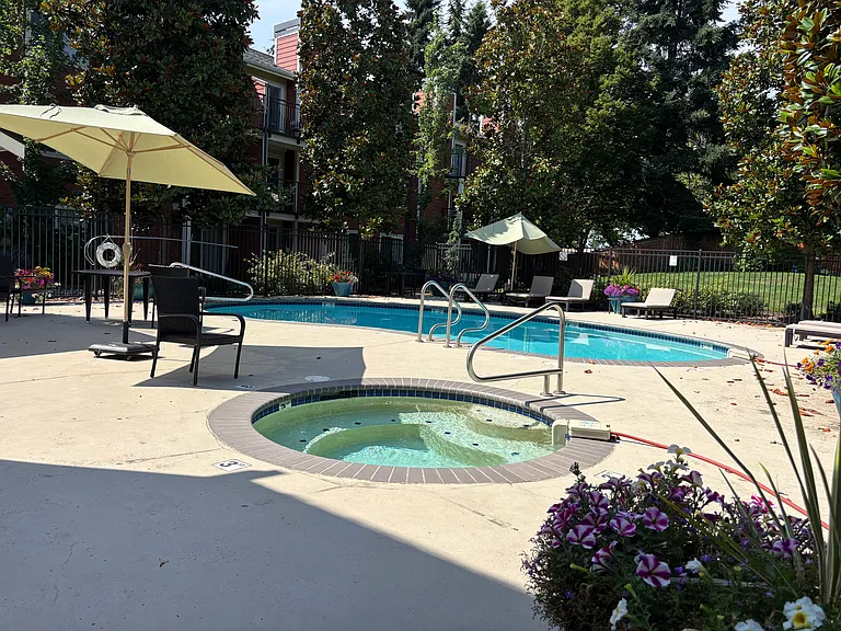 12625 SE 41st Pl #F104 — Photo 15