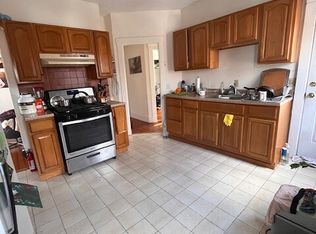 385 Pond Ave #3, Brookline, MA 02445