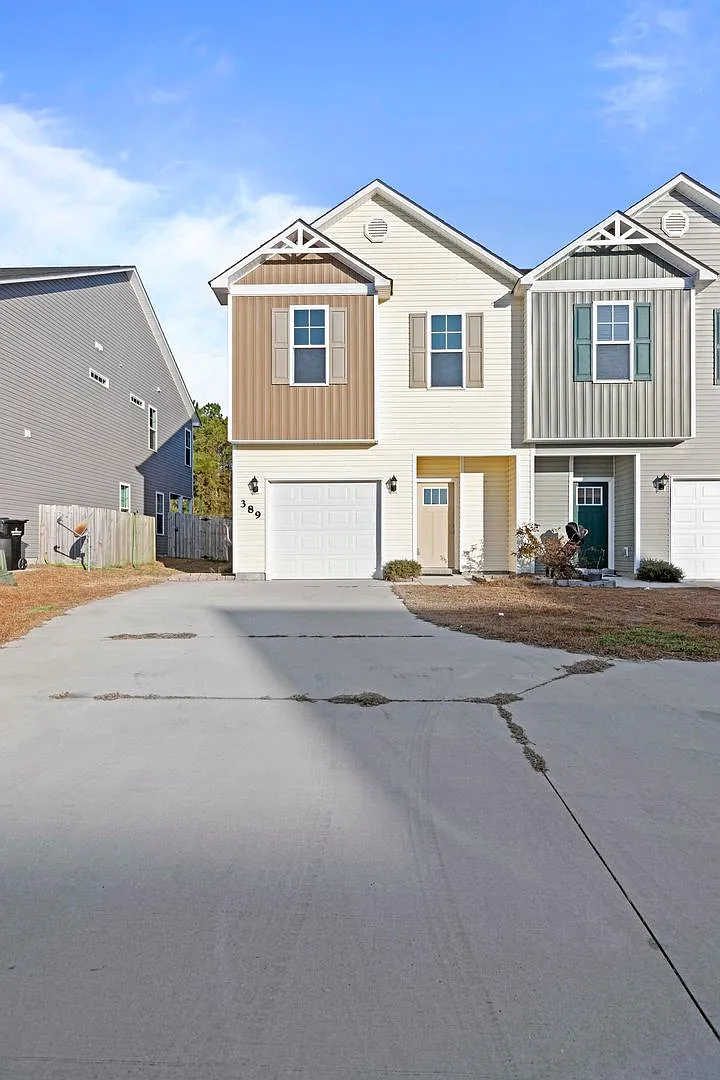 Townhouse For Rent! — Photo 1