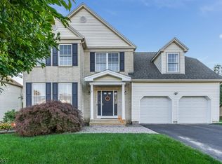 73 Buckeley Hill Dr, Phillipsburg, NJ 08865