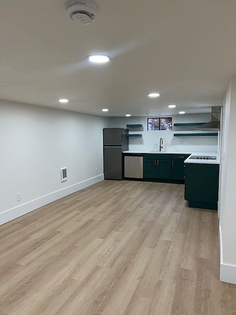 1st image of 3916 N Albina Ave #1
