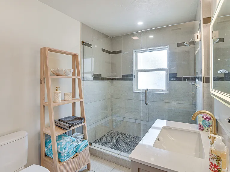 572 Magnolia Ave — Photo 16