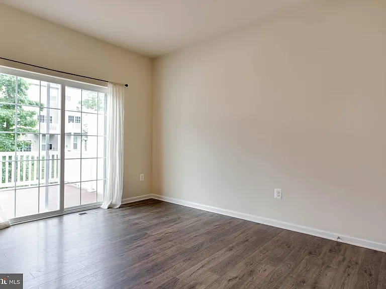 1022 Linden Dr — Photo 17