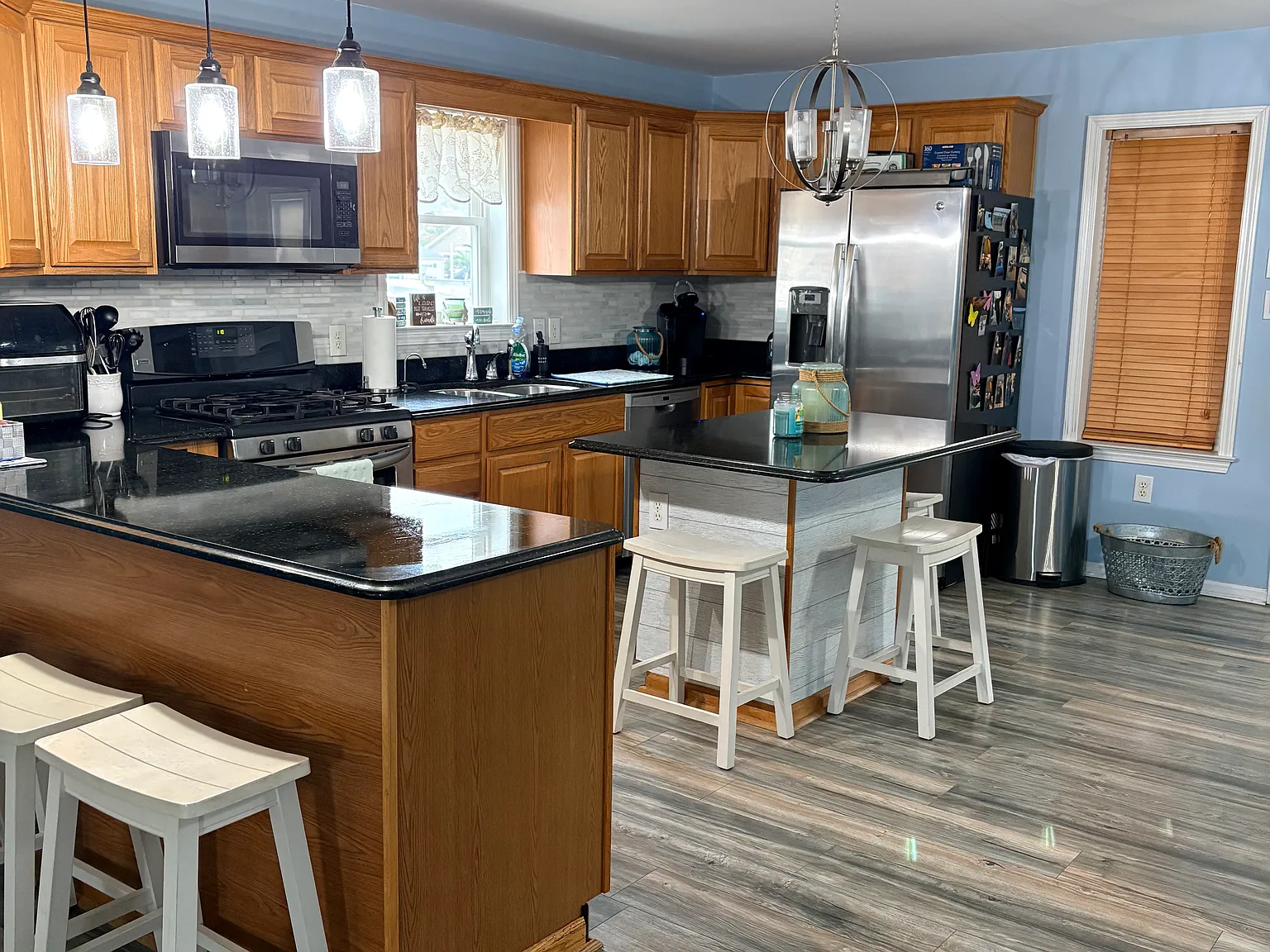 3 bed, 1408 sqft, $3,600 — Photo 3