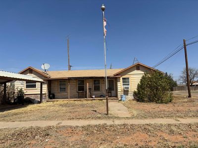 802 16th St, Seagraves, TX, 79359