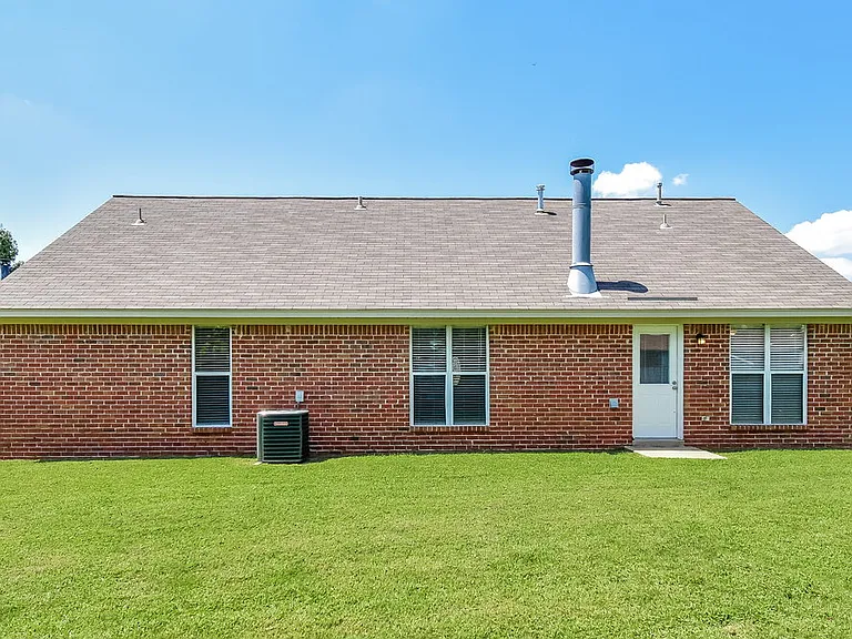 10368 Palmer Cv — Photo 16