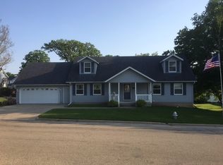 513 E Knox St, Morrison, IL 61270