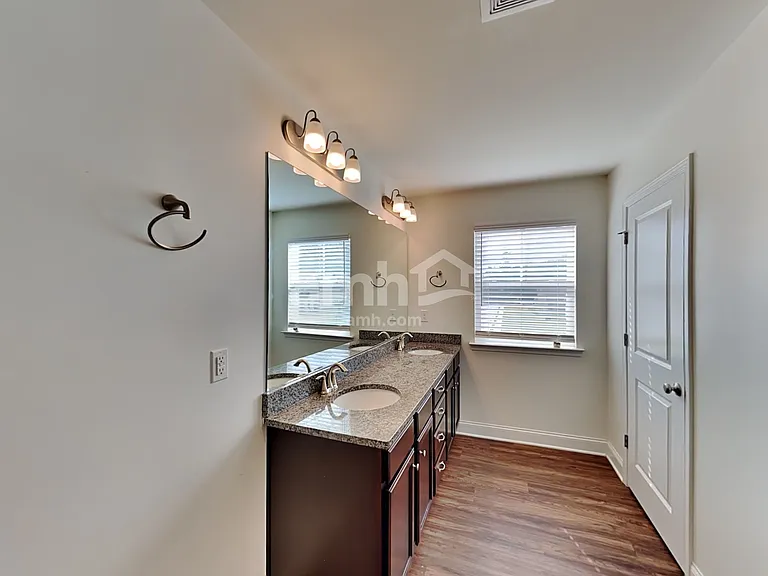 2050 Brook Enclave Trl — Photo 16