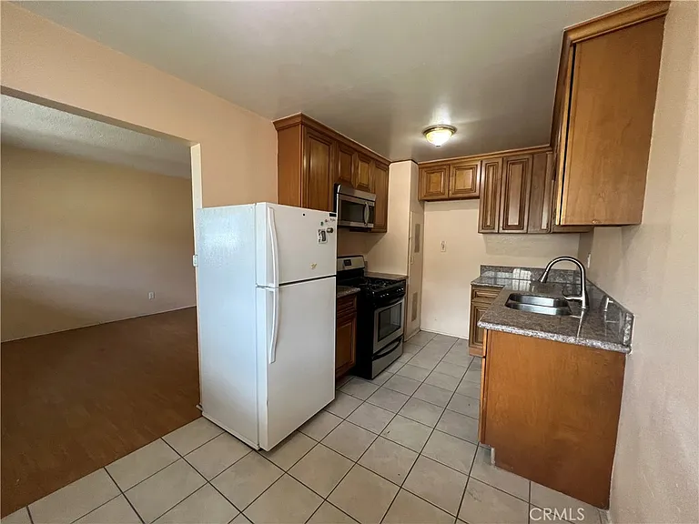 4387 W 134th St #F — Photo 4