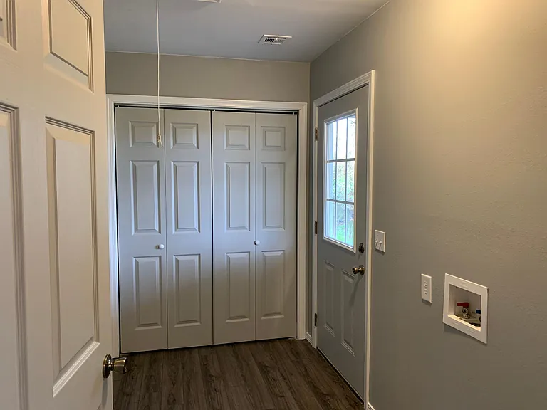 904 Sheryl St — Photo 9