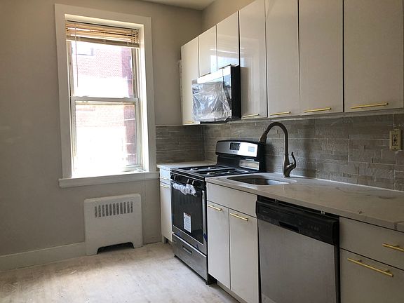 2nd image of 1 Britton St APT B3