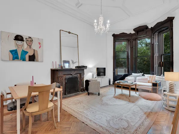 1388 Lexington Avenue image 2 of 15