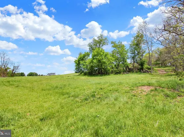115 Stone Mill Rd, Hummelstown, PA 17036