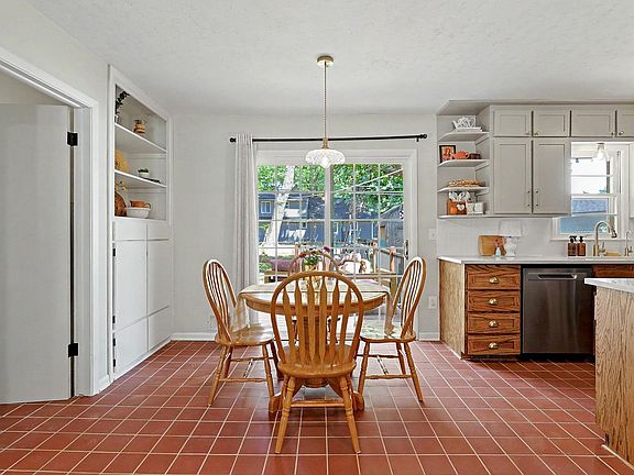 5th image of 2040 N Kessler St