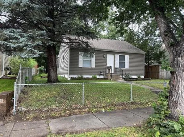 5225 6th St N, Minneapolis, MN 55430