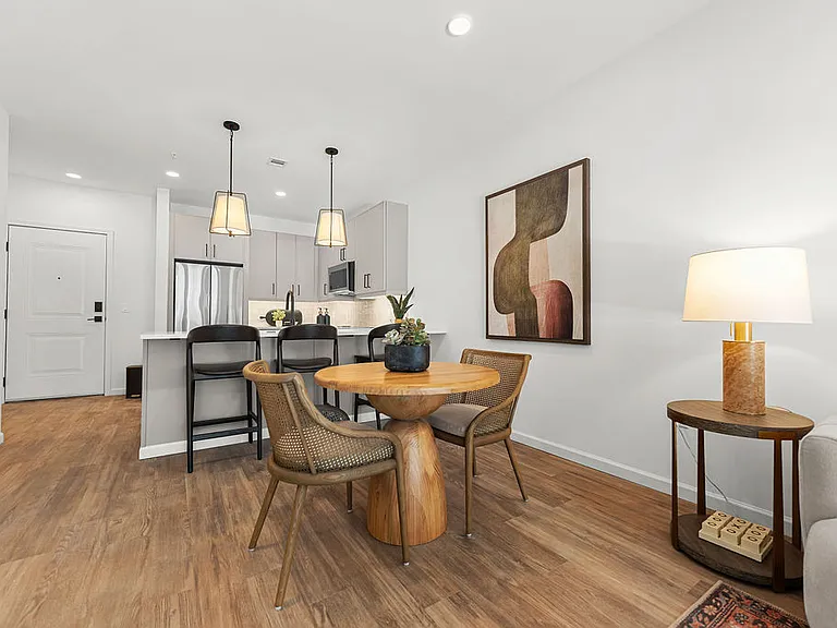 River's Edge Residences — Photo 46