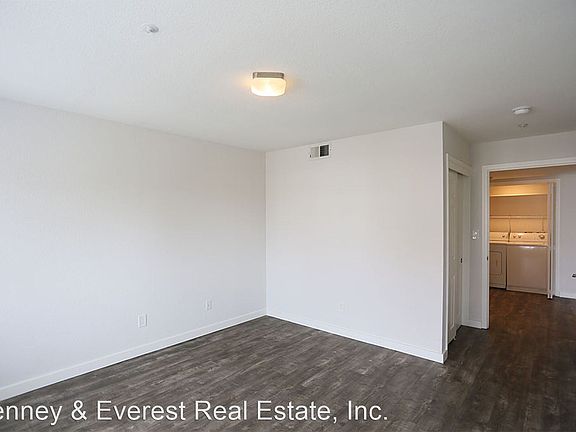 2nd image of 90 Athol Ave #2-B