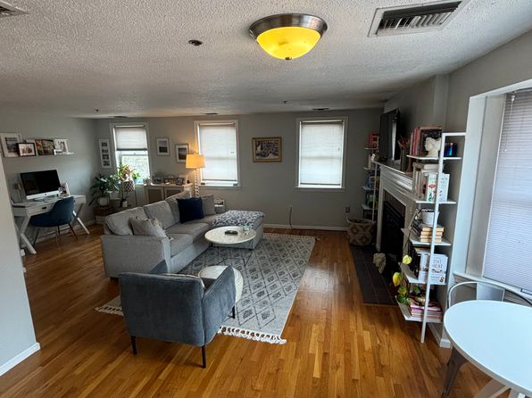 19 Main St APT D