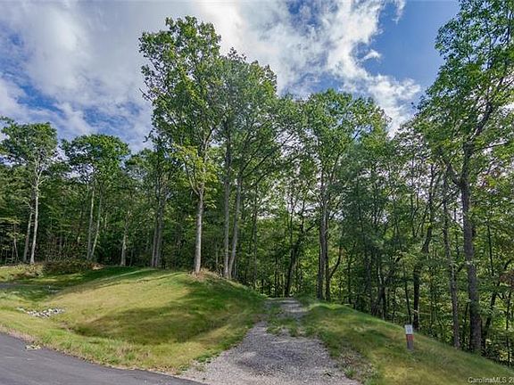 3rd image of 1017 Moss Creek Ln