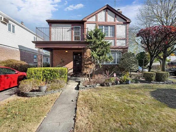 7653 168th St, Fresh Meadows, NY 11366