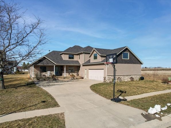 807 Timothy Dr SE, Stewartville, MN 55976