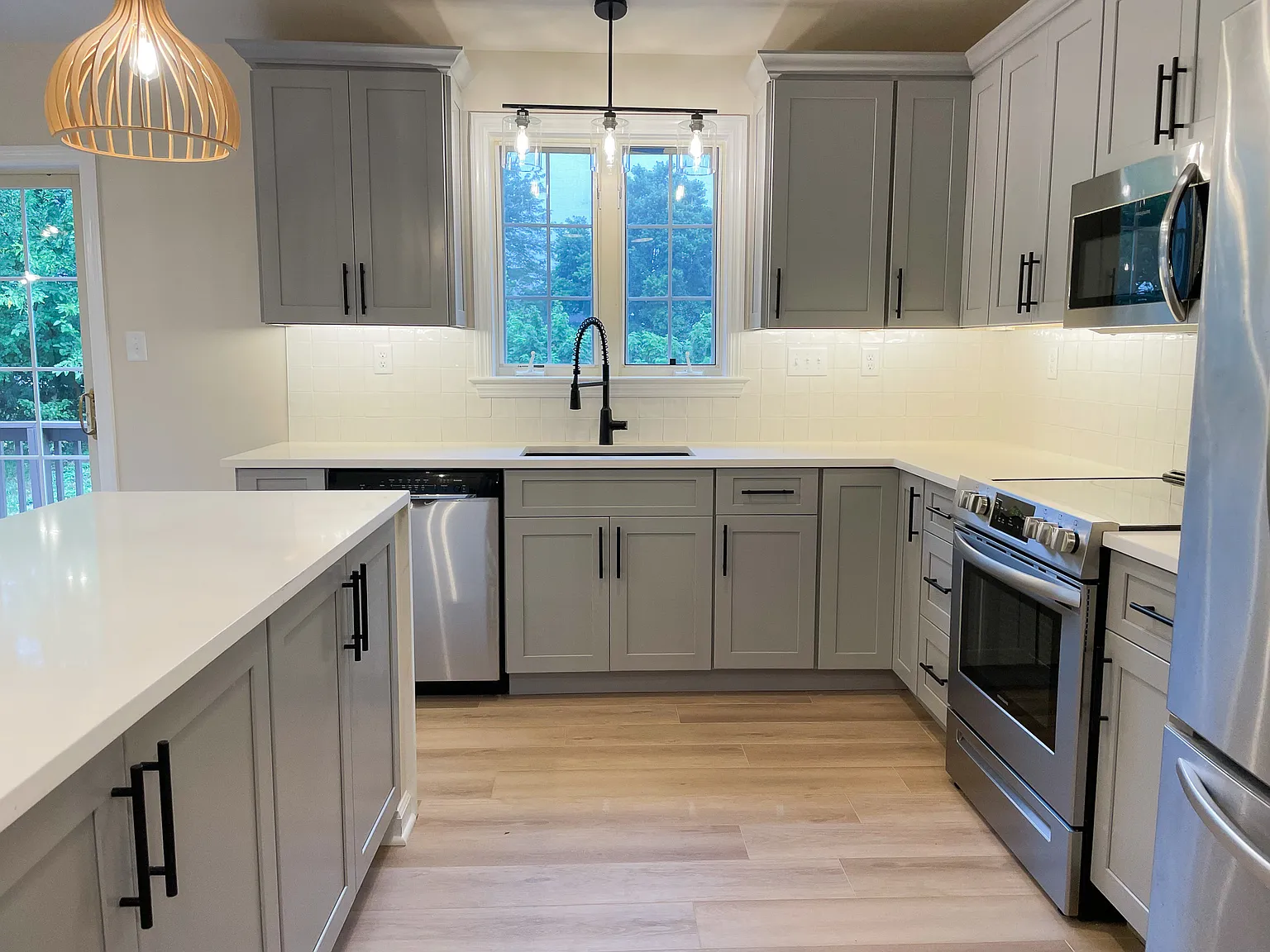 2 bed, 1.5 bath, 1152 sqft, $2,195 — Photo 2