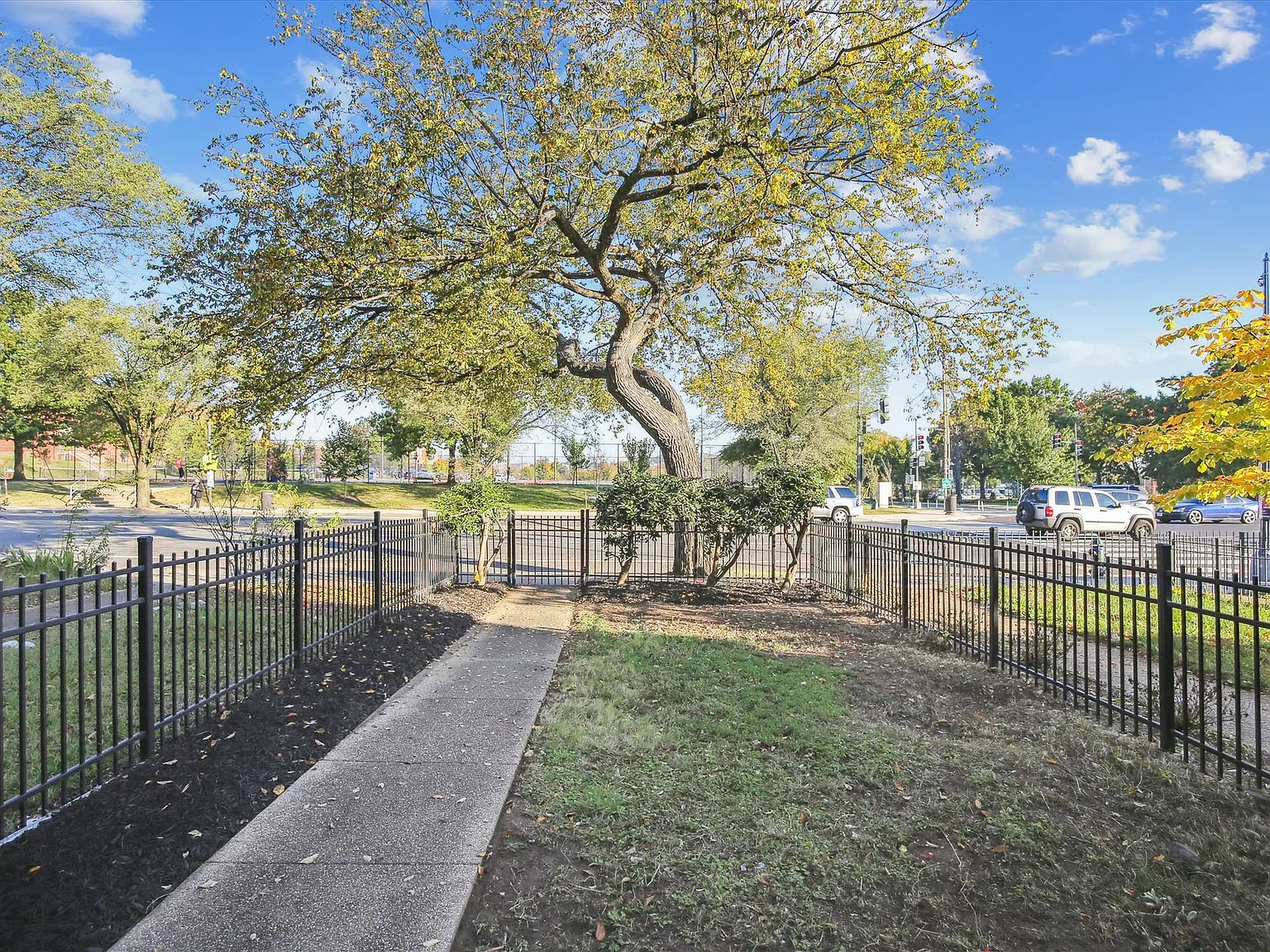 1831 E Capitol St SE — Photo 2