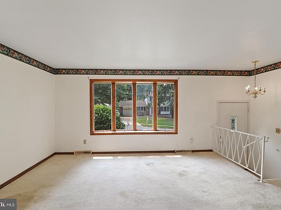 4th image of 2509 Crossgate Dr