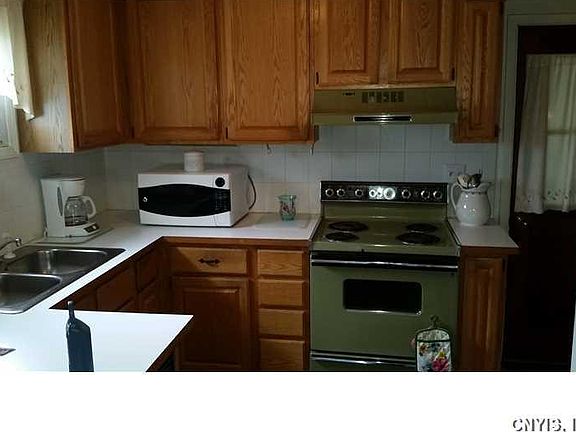 3rd image of 99 Chestnut Hill Dr