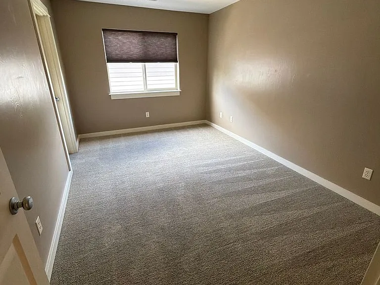 712 Forestglen Dr #A — Photo 8