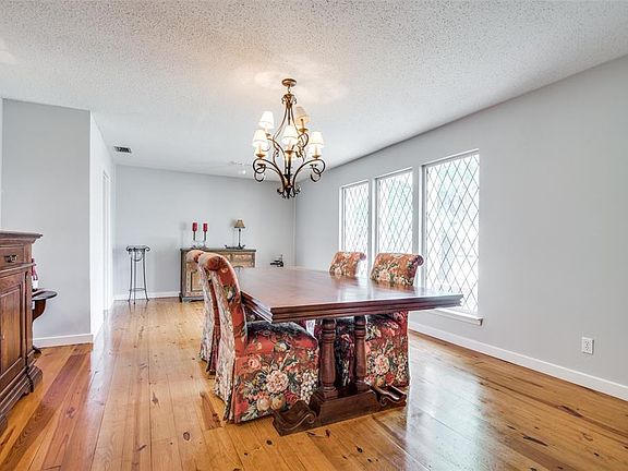 5th image of 3135 Palmdale Cir