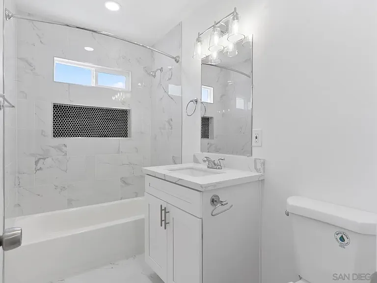 3817 Marlborough Ave #1/2 — Photo 3