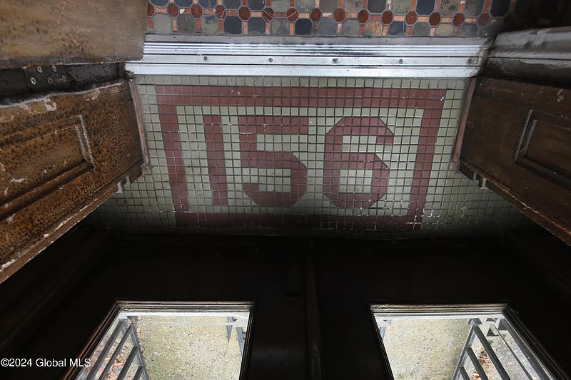 5th image of 156 Front Street