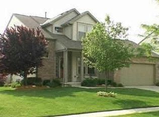 816 Cape Henry Dr, Columbus, OH 43228