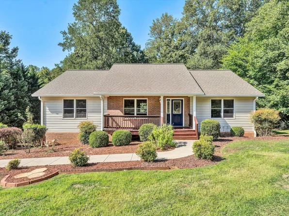 60 Briarwood Ct, Hardy, VA 24101