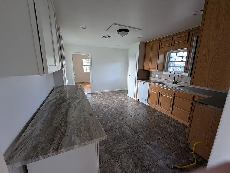 320 S Country Club Rd — Photo 10