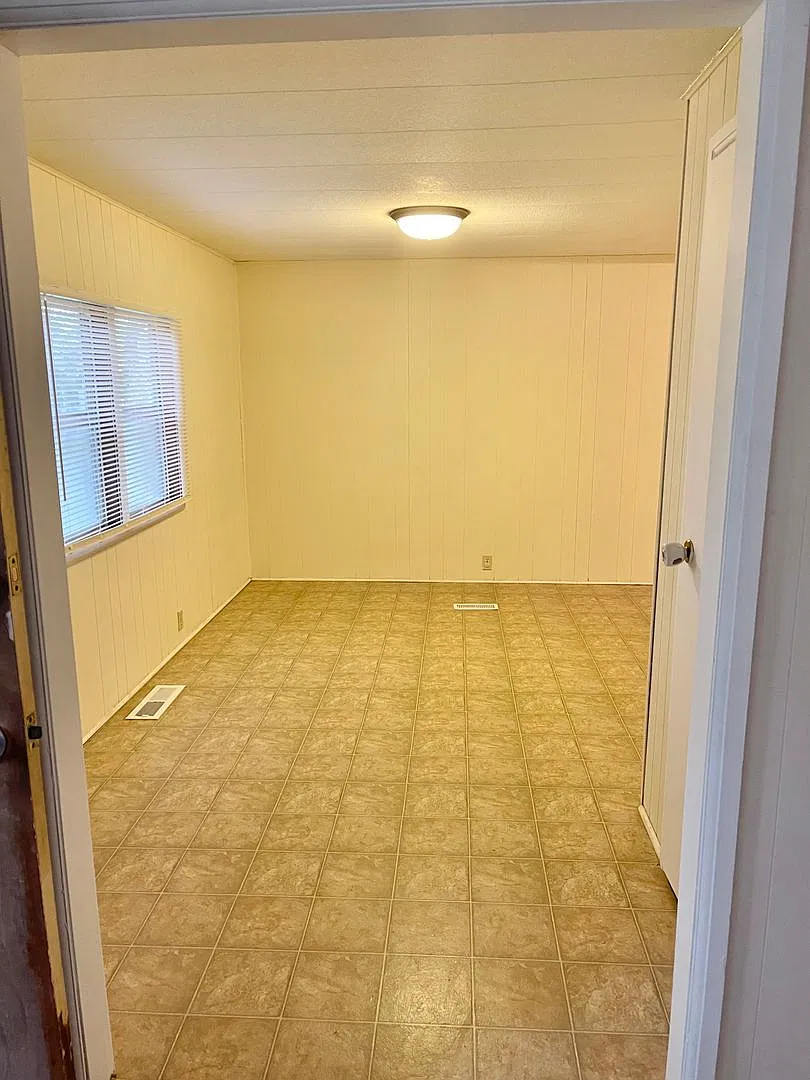 Pet Friendly Home in North Columbia - Outside City Limits — Photo 4