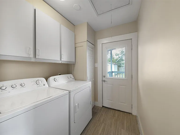 309 Pecore St — Photo 28