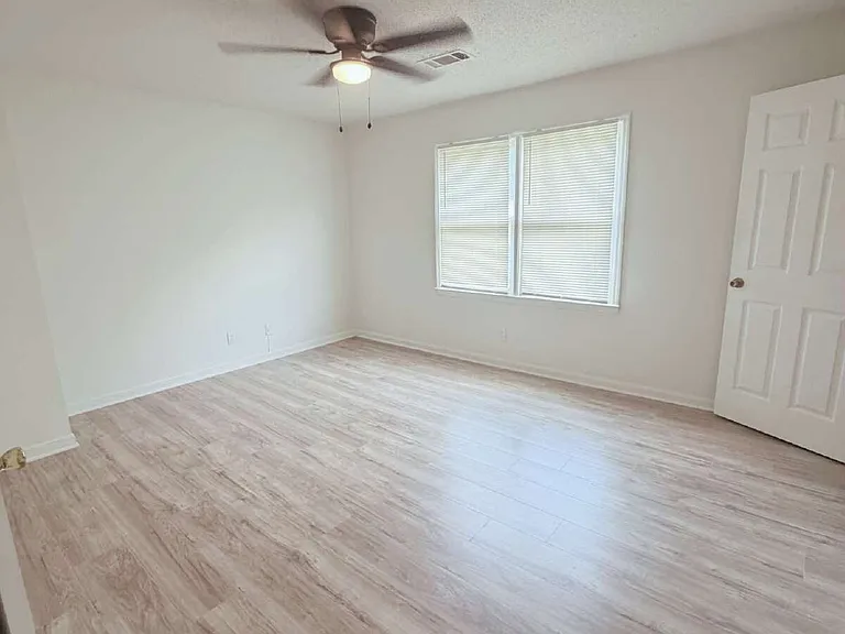 4360 Barrington Pl — Photo 3