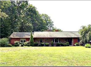 1 E Village Rd, Monroe, CT 06468
